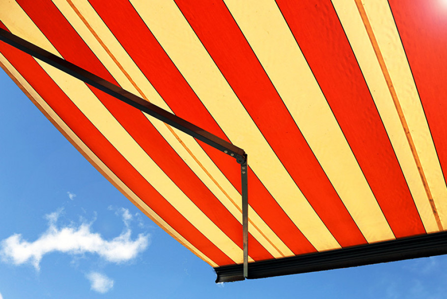 What Is the Best Retractable Awning for Your Home?