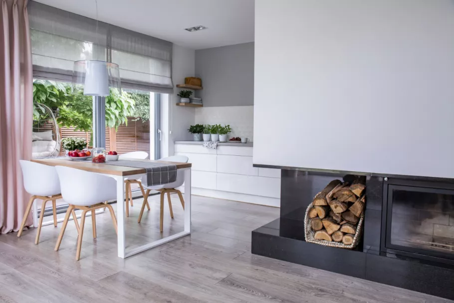 white-kitchen-space-with-white-roman-shades