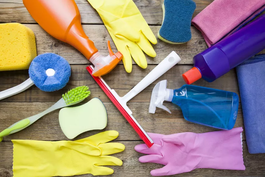 The Dos and Don'ts of How to Clean Awnings’ Fabric